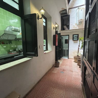 REBAJA RESTAURANTE TOTALMENTE EQUIPADO EN HABANA VIEJA - 4/10