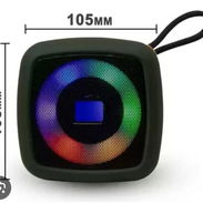 Bocina Bluetooth con luz RGB, soporte y batería de larga duración - Img 56859457
