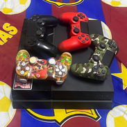 Playstation 4 con 4 mandos y disco duro - Img 55681578