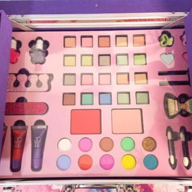 Maleta de maquillaje - Img 123147393