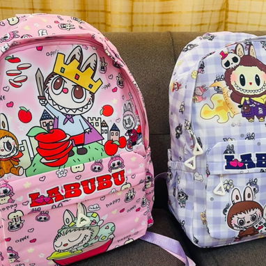 Mochilas para los peques de la casa en varios tamaños y con sus accesorios 🎒 - 5/10