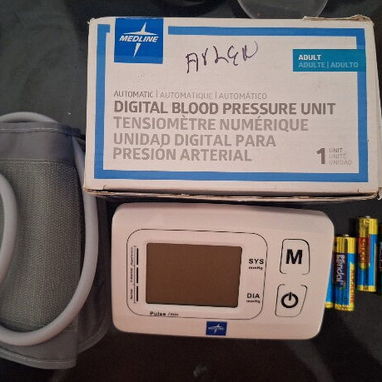 Se vende Acetaminofen Paracetamol); Tensiómetro (Digital y Manual); Muscle Rub; Glucosamina; y Crema (Varias) - Img 124480060
