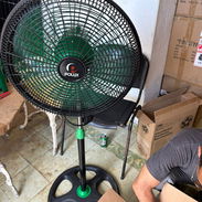 Ventilador de pie de 18 pulgadas - Img 54727023