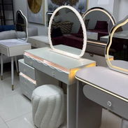 Vanity/Tocador con silla y espejo con luces LED - Img 56332751