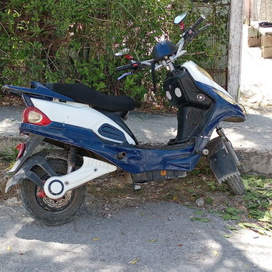 Vendo esta moto en super buen estado hace mas 50km perola doy por 50 para mas informacion llamar o escribir - 3/3
