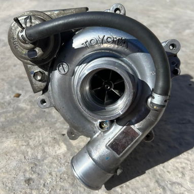 Turbo de motor 2KD año 2015 Toyota Hiace - Img 117465133