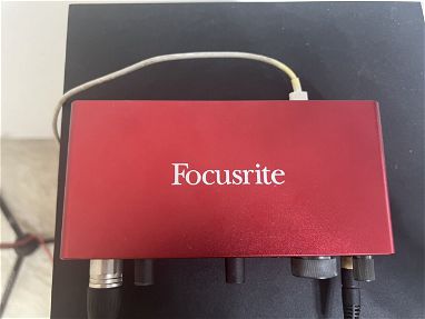 Tarjeta de audio Focusrite + micrófono Scarlett + pie de micrófono + auriculares - Img main-image-45847232
