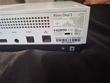 Xbox con varios accesorios - Img 66483725