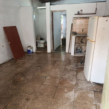 Vendo casita puerta calle techo ligero de un cuarto - Img 126600105