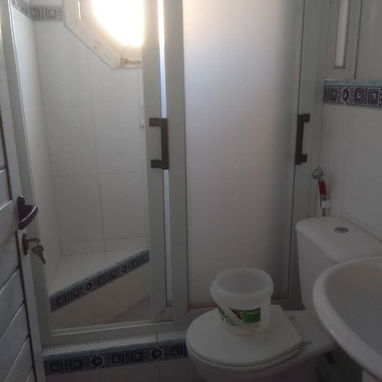Ofertaaa precioso chalet década del 50 en La Víbora. Gran patio y garaje cerrado para dos autosOportunidad de inversión! - Img 118260097