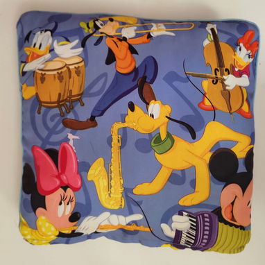 Cojin de Donald y Wini Pooh - Img 119209594