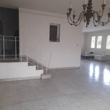 PROPIEDAD HORIZONTAL DE 6 DORMITORIOS Y GARAJE EN MIRAMAR – 300 MIL USD - Img 121410665