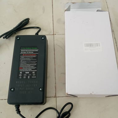 Cargador Inteligente 72v 5A. Nuevo en su caja. 45 usd o en MN al cambio. Télefono 52958918 - Img 121813151