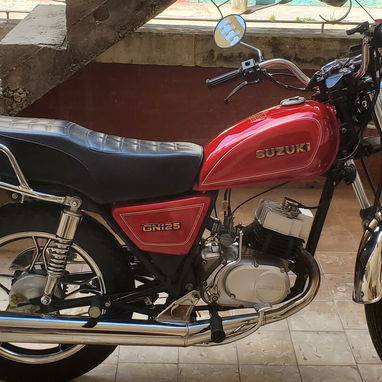 Moto modelo 125cc con unidad de x100 - 3/4