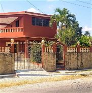 🟪VENTA de CASA INDEPENDIENTE🟪 🟦BACURANAO, Guanabacoa.🟦2 niveles, tarraza, carport, jardín, patio de tierra. - Img 45780302