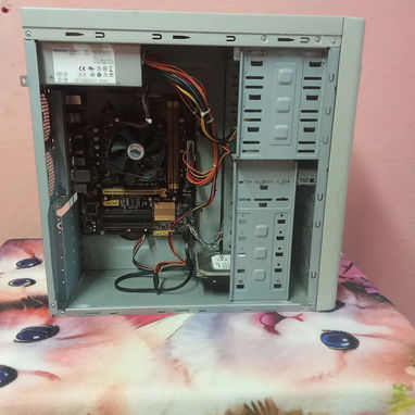 Vendo dos torres de pc - Img 121653995