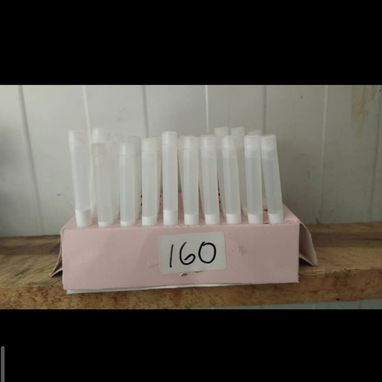 Detergente, esponja de fregar, haragán, recogedor, goma loca, cuchilla para rasurar, pilas, aguja e hilo - 6/10