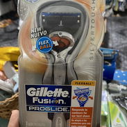 Máquina de afeitar Gillete fusión con 4 repuestos - Img 56641952