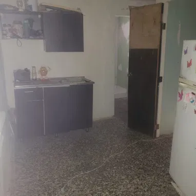 Se vende casa a una cuadra de la calzada de 10 de octubre - Img 123297260