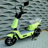 PATINETA ELÉCTRICA VEDCA   ESPECIFICACIONES • 600 Wats  • 48 Volt  • ⁠30 Amp  • ⁠Autonomía de 80 km  • ⁠Gomas Rin 10 - Img 55643148