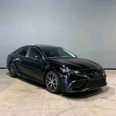 Toyota Camry SE 2021 Título limpio  70 mil millas  Envío rápido desde USA - Img 123838299
