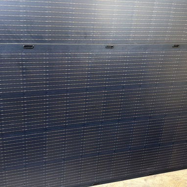 PANEL SOLAR FLEXIBLE DE 200 W. ( SIN CABLE) SE VENDE CABLE APARTE.TENGO DE 400 W TAMBIEN - Img 124437010