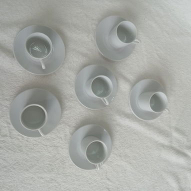 TAZAS DE CAFÉ BLANCAS DE 6 TAZAS Y 6 PLATOS, ENTREGA DE FACTURA, VARIEDAD DE ÚTILES DEL HOGAR, ETC - Img 120784823