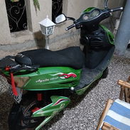 vendo  mi moto eléctrica  sin bateria si quiere la bateria  en 700 usd con todos los papeles la moto es mía - Img 56773400