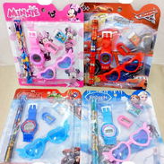 Blistee escolar con gafas y reloj - Img 56951965