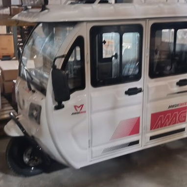 Triciclo eléctrico MAGIKBIKE Doble cabina, capacidad para 4 pasajeros y 500kg de carga, 45km/h, 1800W, autonomía +70Km - 3/3
