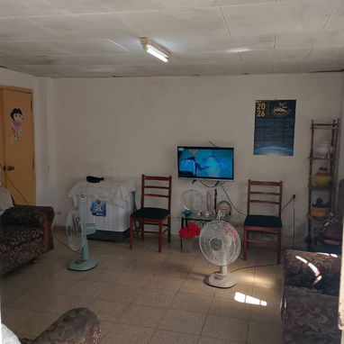 Casa puerta calle en Marianao por 112,2 cuartos y contrato de gas de calle - 3/10