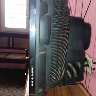 Se vende televisor de uso marca DAYTRON - 2/3