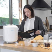 Panificadora -- Maquina robot para hacer el pan en casa -- solo hay que poner los ingredientes comunicate con Pedro - Img 55674900