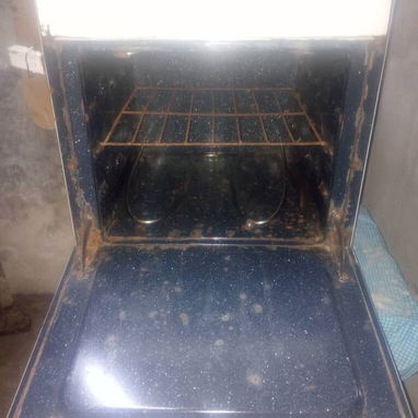 Vendo Horno eléctrico criollo. en buen estado con sus dos resistencias una arriba y otra debajo y cable conector. - Img 125154947