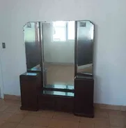 Cómoda antigua de caoba con 3 espejos y secreter - Img 44842130