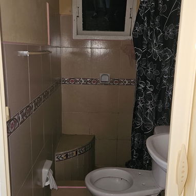 Vendo apartamento en la zona 7 de alamar ,6to piso,dejo los muebles y aire acondicionado,tiene tanque instalado - Img 125505391