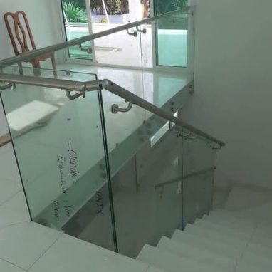 Mamparas y escaleras de cristal de lujo - 5/6