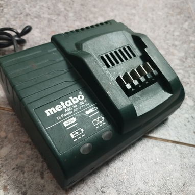 Batería Metabo 18 volt , 4 ah de uso. 30 USD. Cargador Metabo 50 USD - Img 124418197