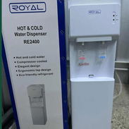 Dispensador de agua fría y caliente marca Royal - Img 55876948