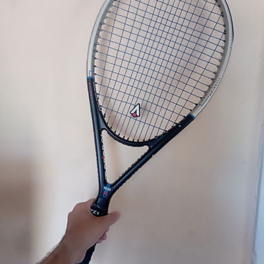 Raqueta de Tenis marca Karakal con pelota de regalo - Img 123724688