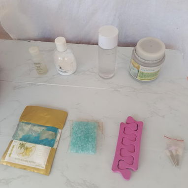 Mesa de uñas lista para trabajar - 7/10