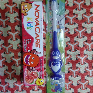 Pasta dental infantil y cepillo $2000 - 3/4