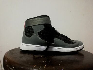 Zapatillas de Baloncesto (Tenis), marca: Nike Air Jordan, modelo: Jordan KO 23, talla 43 - Img 53584838