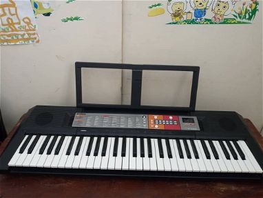 Se vende pianola Yamaha de 5 octavas, casi nueva vea foto... - Img main-image-45573174