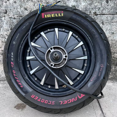 Potencia tu moto eléctrica al máximo! Wa.me/+5354260323 ​🔥 MOTOR QS RING 12 CON GOMA PIRELLI 🔥 Conjunto completo: moto - 2/3