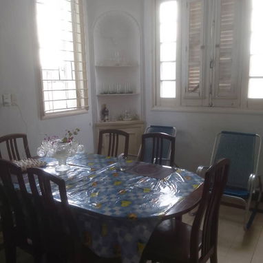 Oferta!!! Casa independiente en Santos Suárez con carporshe para un auto y espacio para otro y 5 cuartos!!! - Img 82407879