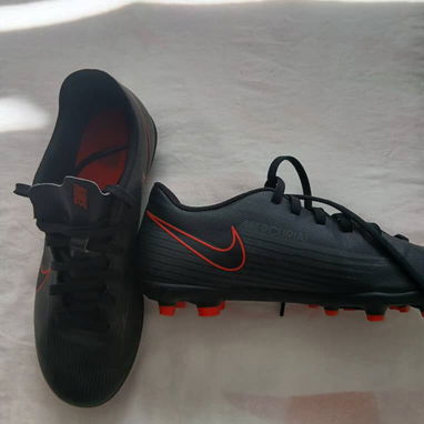 Tacos de fútbol 11 Nike ¡SIN USO! - Img 122158422