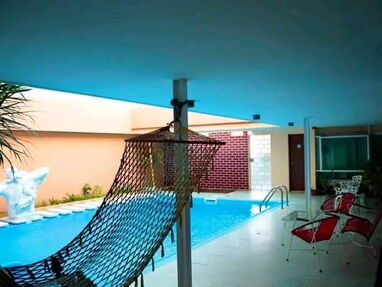 Se renta excelente casa con piscina de 4 habitaciones en Miramar +5355658043 - Img 62661628