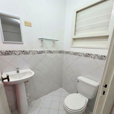 Me ajusto con dinero en mano🚨Se vende apartamento en playa 2 do piso cerca de la avenida 41 a 2 cuadras de la tropical - Img 119688174