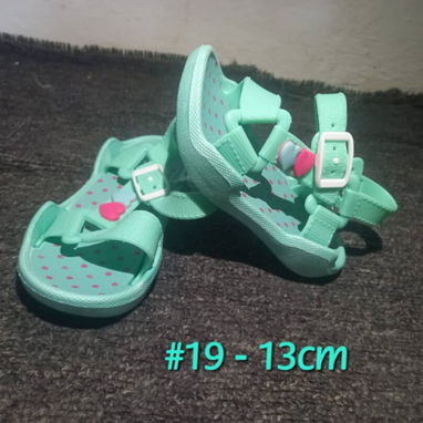 Crocs y sandalias de goma para niñ@s - Img 121418559